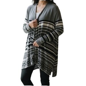United States Sweaters Black and Gray Patterned Cardigan